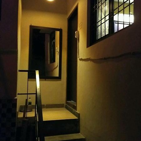 Metro House Hotel New Delhi Exterior foto