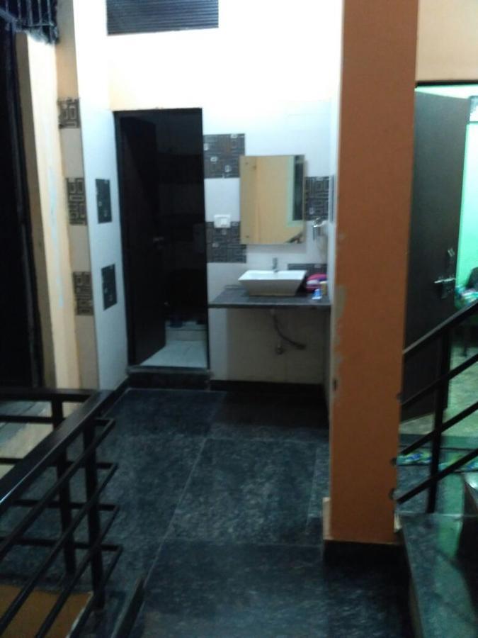 Metro House Hotel New Delhi Exterior foto