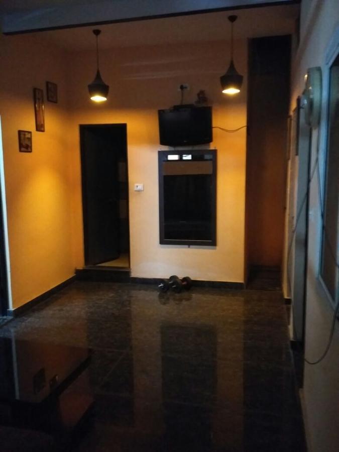Metro House Hotel New Delhi Exterior foto